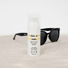 THIS IS SUN SPF 50 FACECR&egrave;me